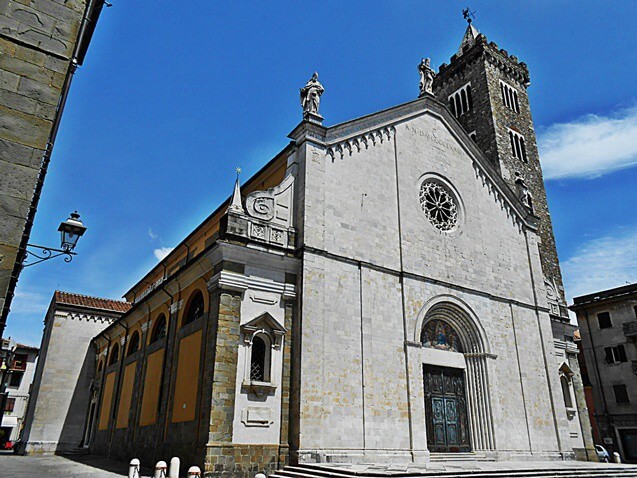 The Cathedral of Sarzana. Image by Tuscanycalling [CC BY-SA 3.0]